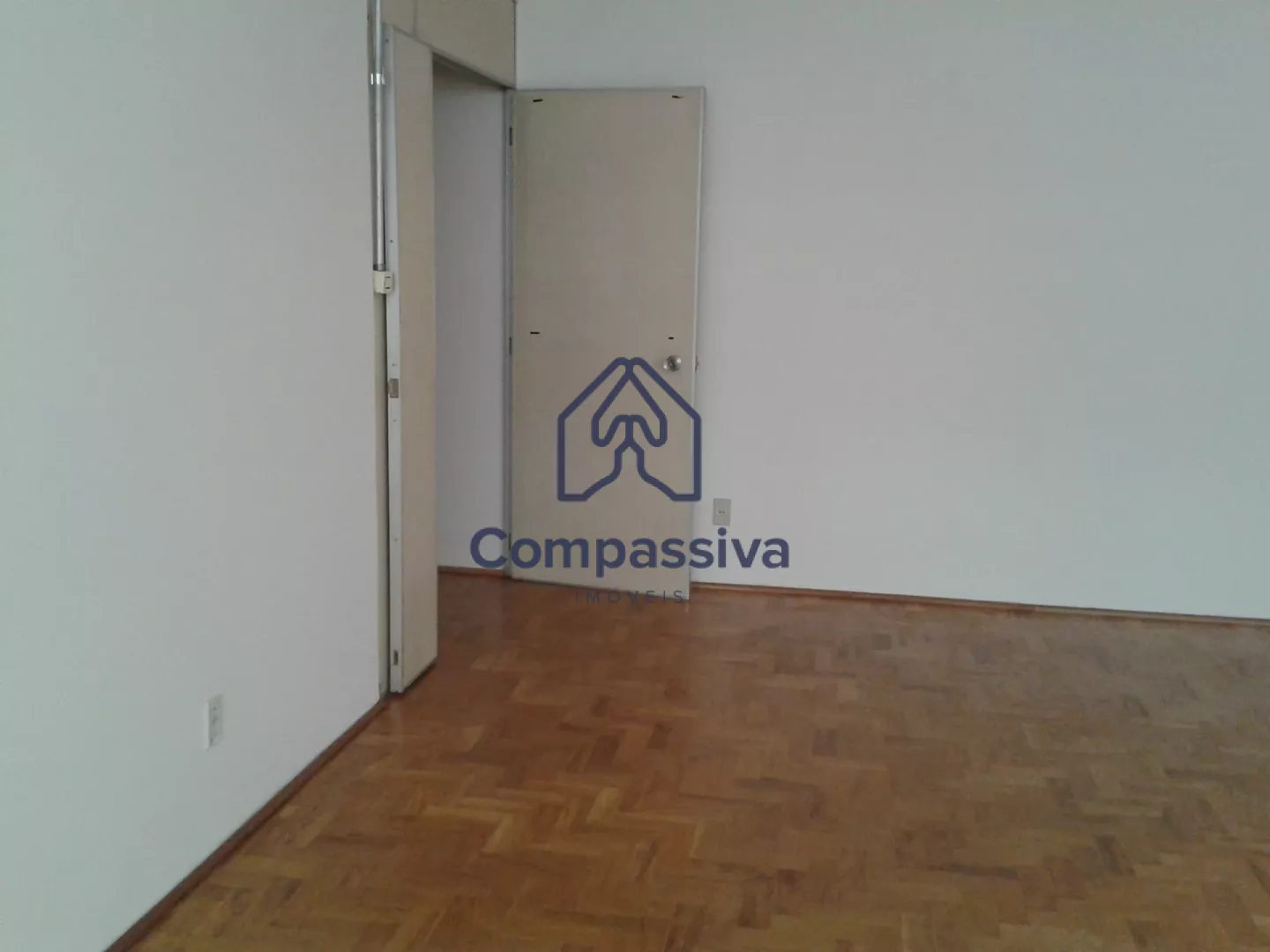 VENDE-SE Sala comercial